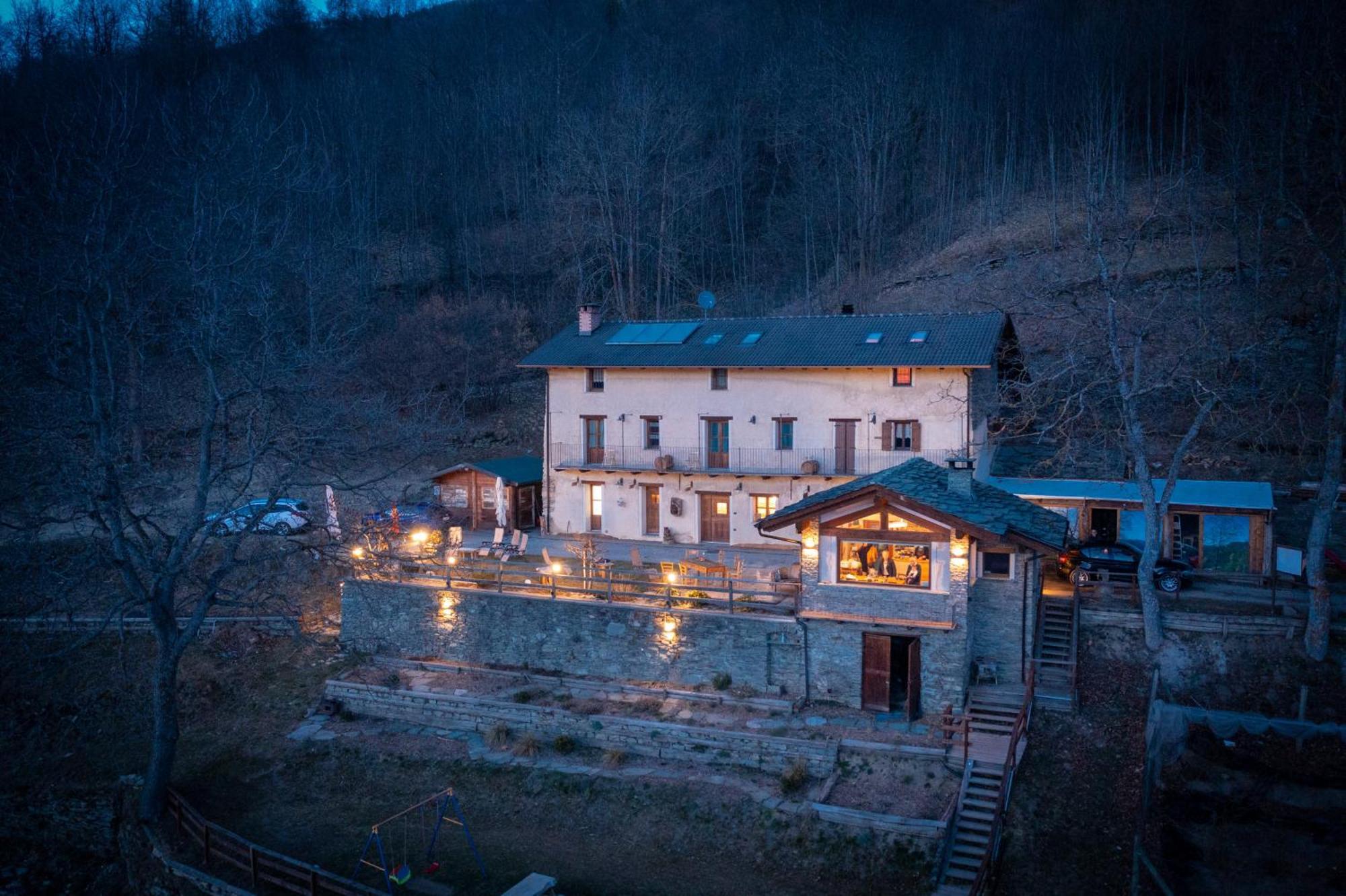 Locanda Il Campo Della Quercia San Damiano Macra Kültér fotó