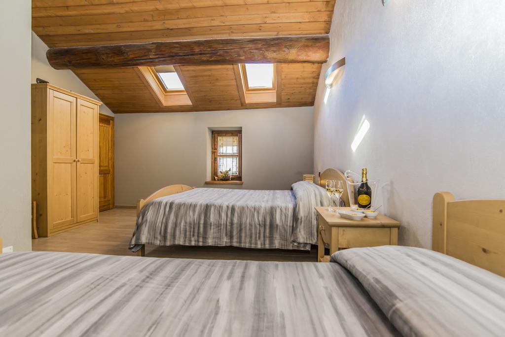 Locanda Il Campo Della Quercia San Damiano Macra Kültér fotó